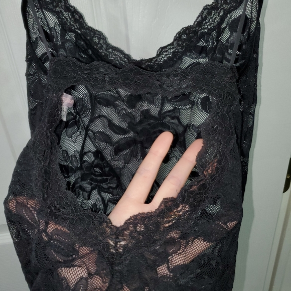 VS Black lace Night Slip - Picture 3 of 8